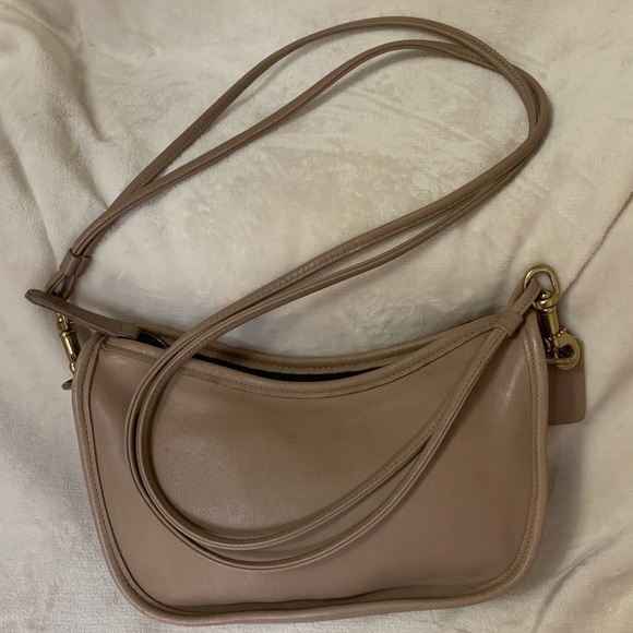 Coach Handbags - Vintage Coach Cream Leather Bag